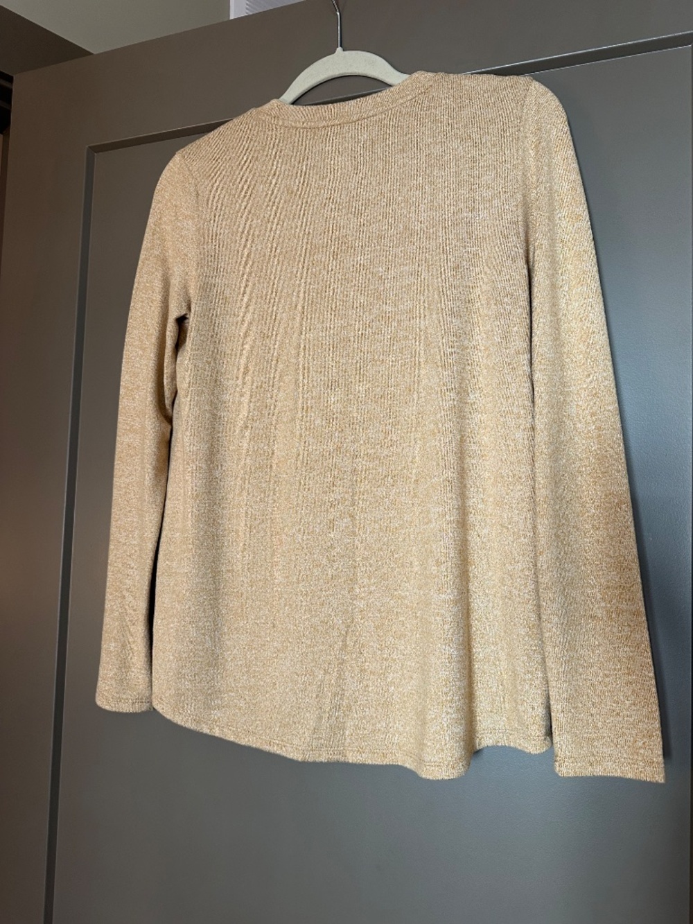 American Eagle Soft & Sexy Long Sleeve Tee Size S Mustard Yellow - Picture 2 of 4
